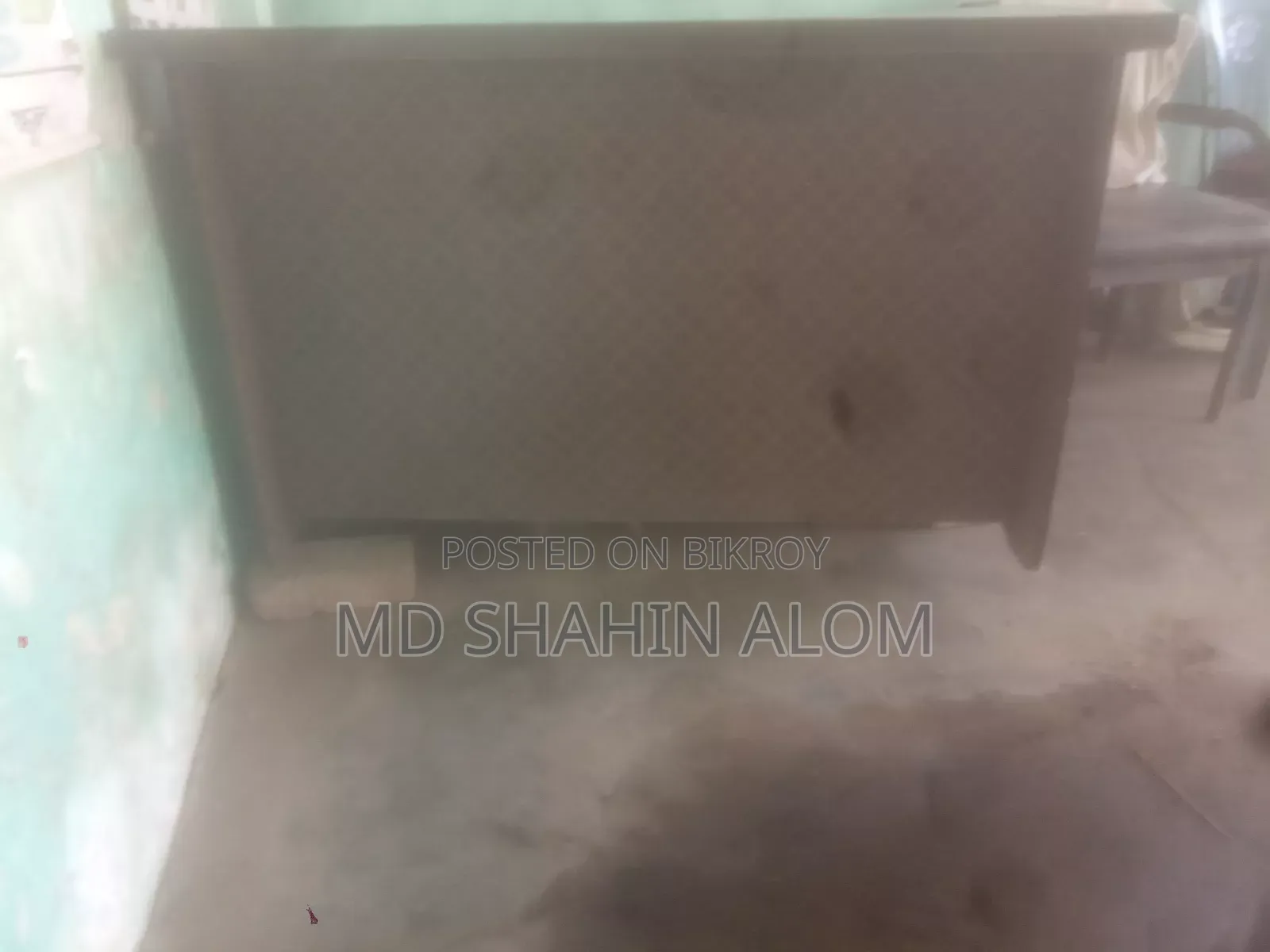 Office table for sale urgently