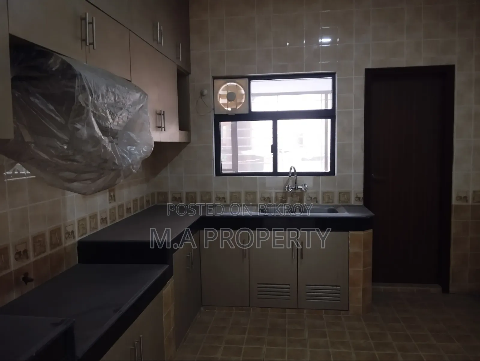 4bdrm Apartment in Assat, Gulshan for Rent