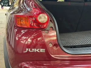Nissan Juke 2011 Red