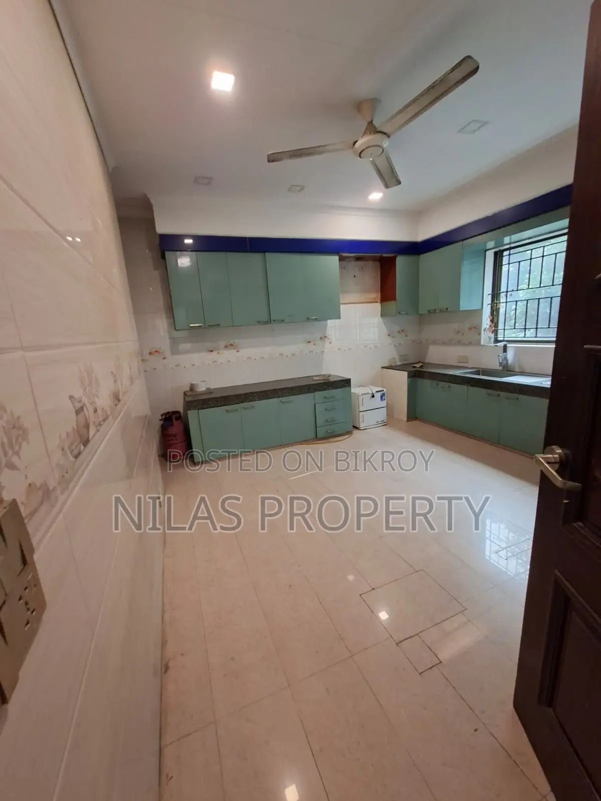 Rent a Duplex House for Office/Parlour/Café