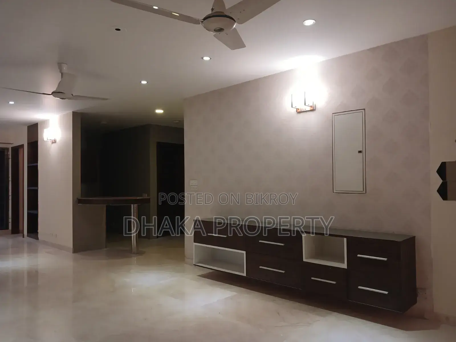 ৪ বেডরুমের অ্যাপার্টমেন্ট সুবাস্তু, বারিধারাতে ভাড়ার জন্য