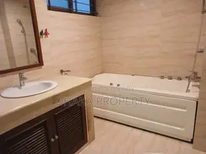 ৪ বেডরুমের অ্যাপার্টমেন্ট সুবাস্তু, বারিধারাতে ভাড়ার জন্য