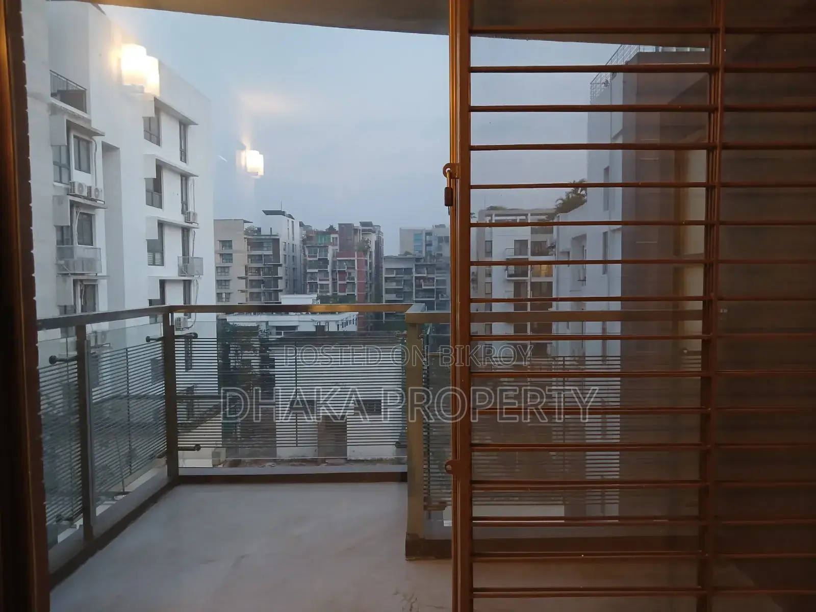 ৪ বেডরুমের অ্যাপার্টমেন্ট সুবাস্তু, বারিধারাতে ভাড়ার জন্য
