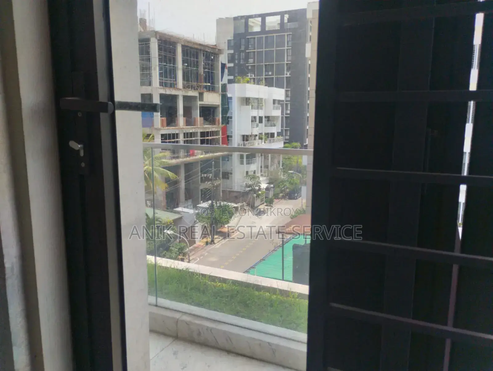 অনীক রিয়েল এস্টেট, বারিধারায় ৪ বেডরুমের অ্যাপার্টমেন্ট ভাড়ার জন্য