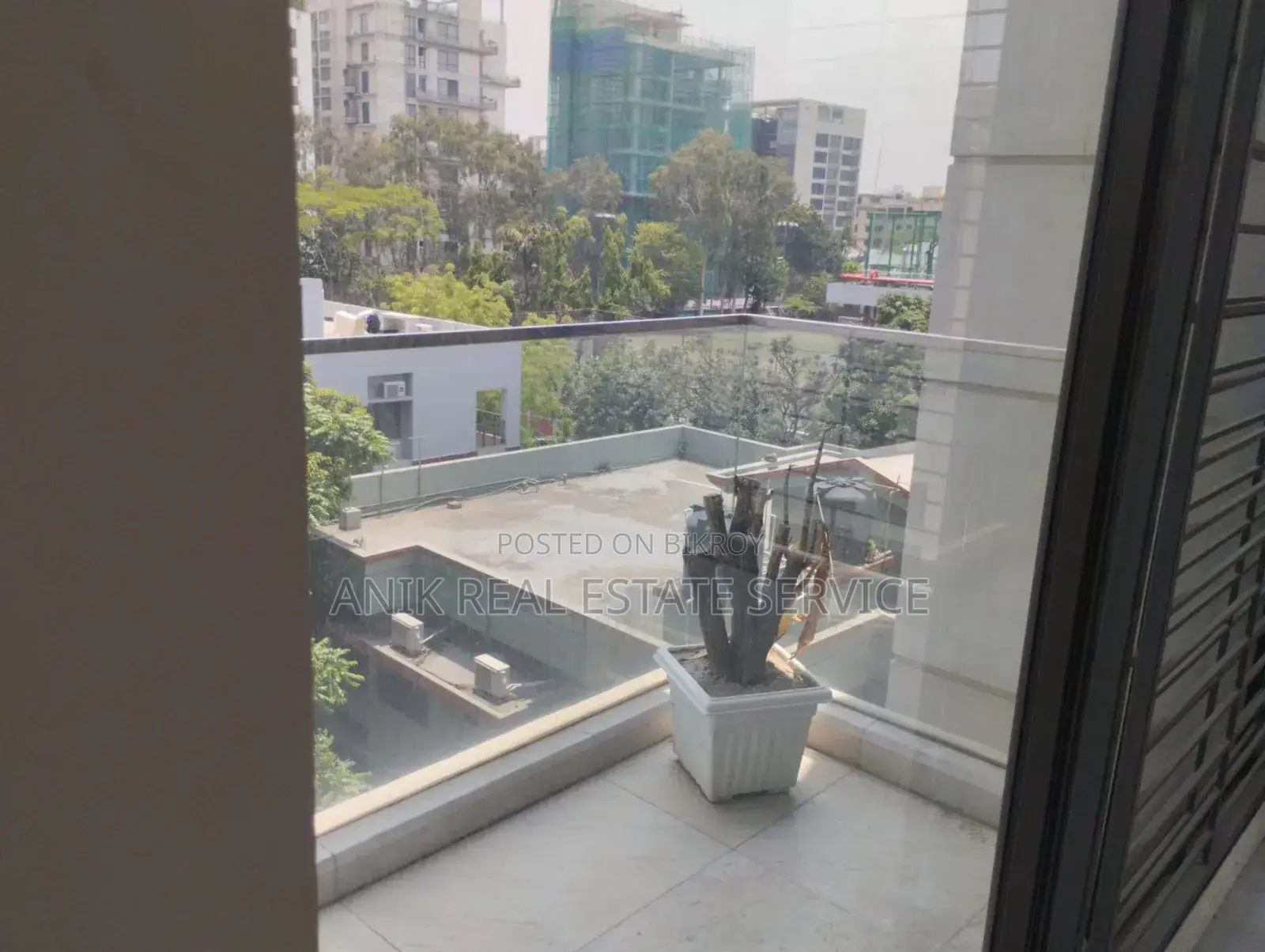 অনীক রিয়েল এস্টেট, বারিধারায় ৪ বেডরুমের অ্যাপার্টমেন্ট ভাড়ার জন্য