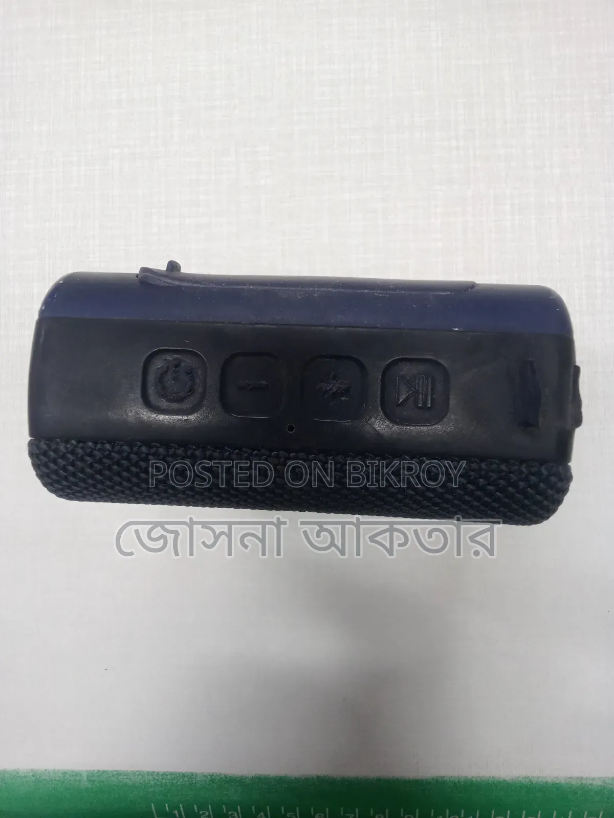 Speaker is in pristine condition
