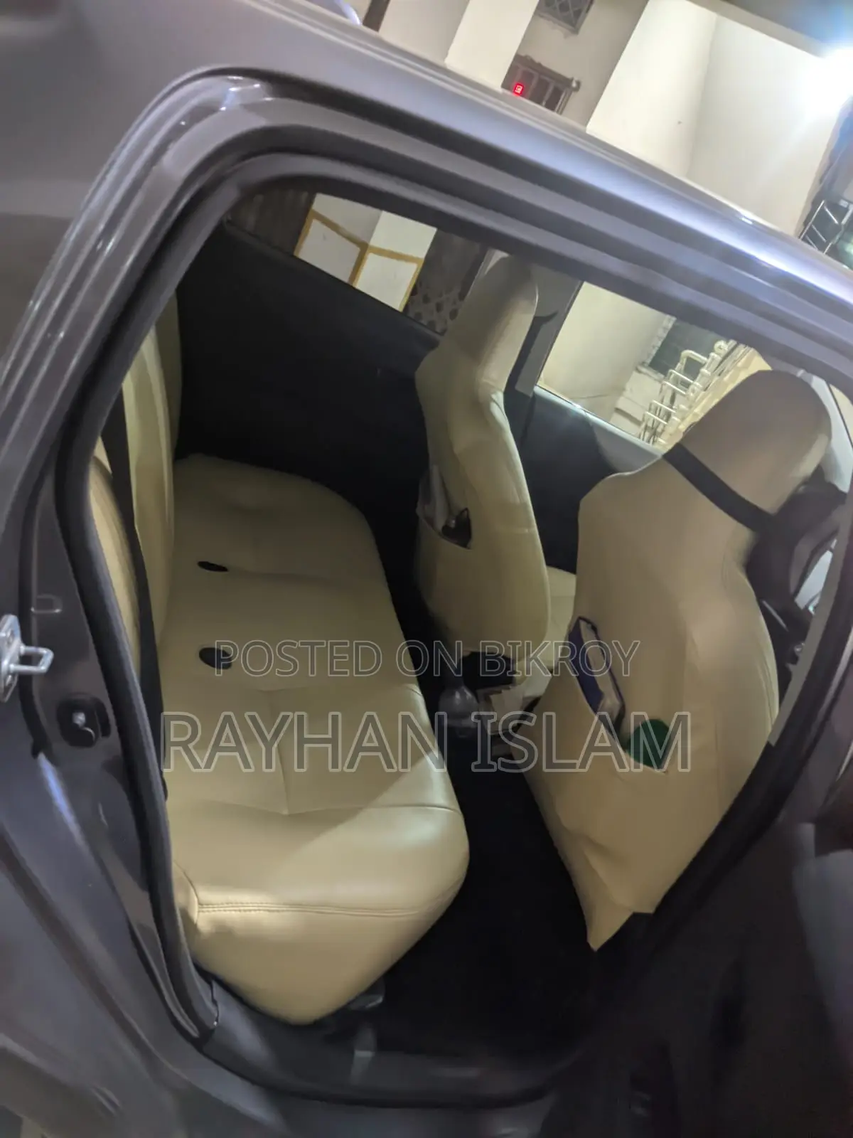 Toyota Vitz 2011 Gray