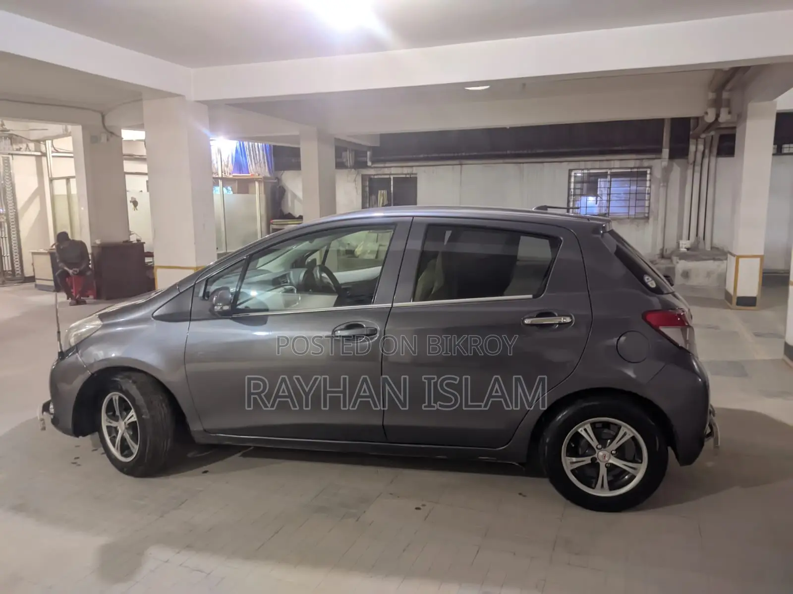 Toyota Vitz 2011 Gray