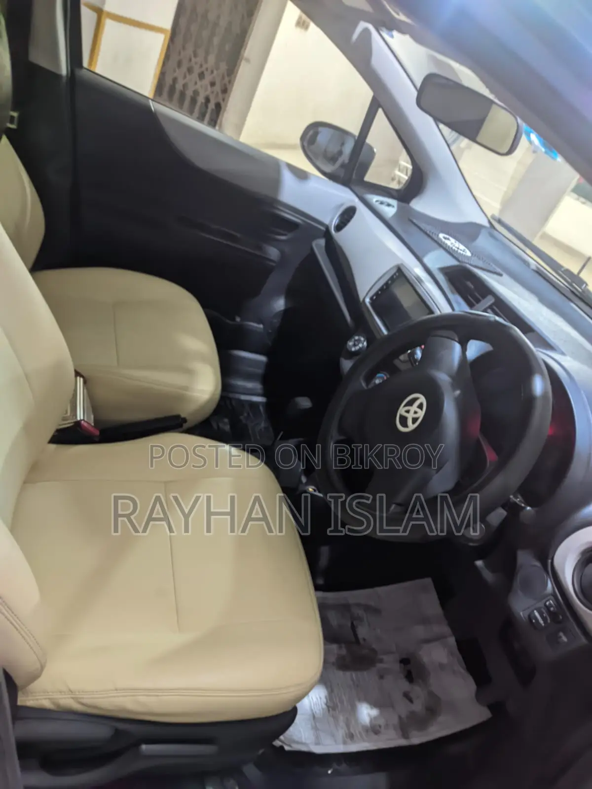 Toyota Vitz 2011 Gray