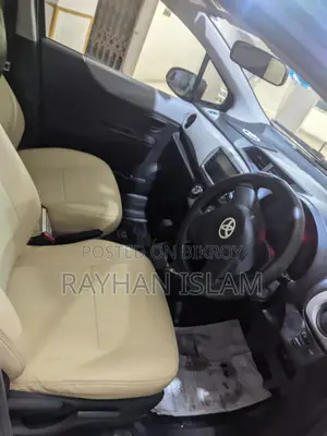 Toyota Vitz 2011 Gray