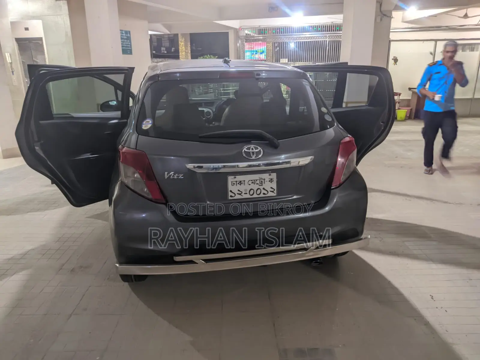 Toyota Vitz 2011 Gray