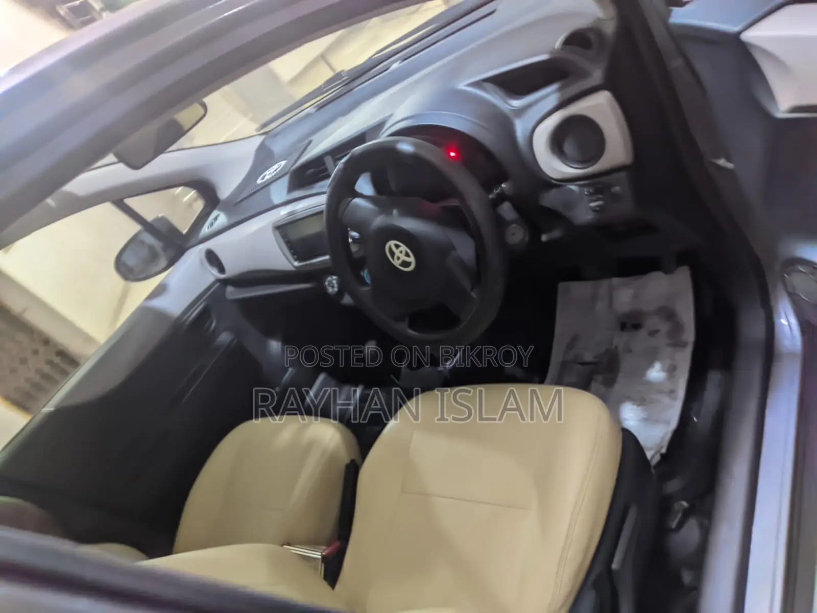Toyota Vitz 2011 Gray