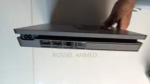 Playstation 4 (PS4)