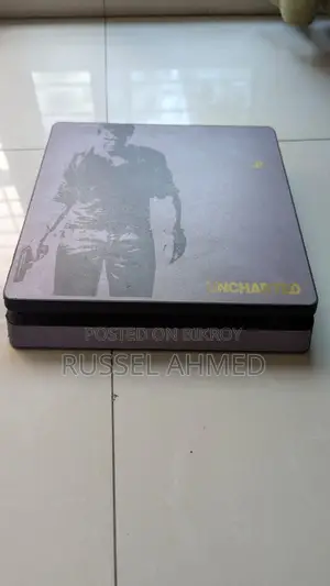 Playstation 4 (PS4)