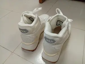 Female Sport Shoes for Sale
