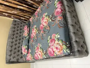 Board Bed Cover With Full Foam, Fresh Condition 6/7 inch