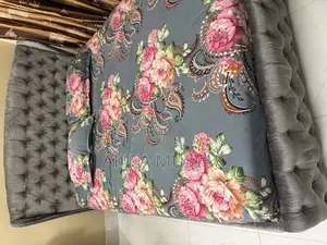 Board Bed Cover With Full Foam, Fresh Condition 6/7 inch