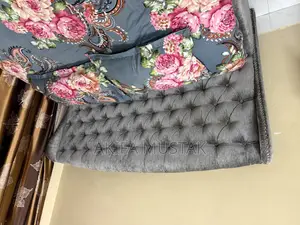 Board Bed Cover With Full Foam, Fresh Condition 6/7 inch