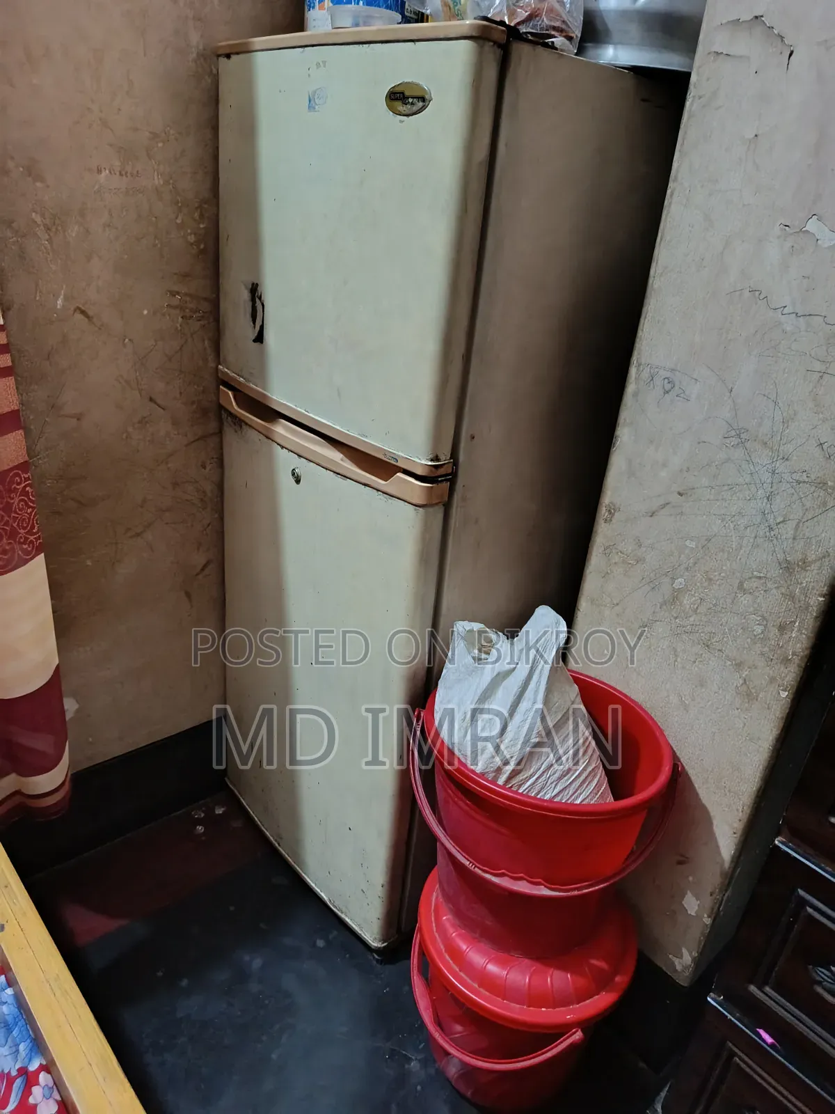 একটি ফ্রিজ বিক্রি হবে,