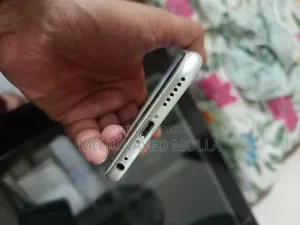 Apple iPhone 6s 64 GB