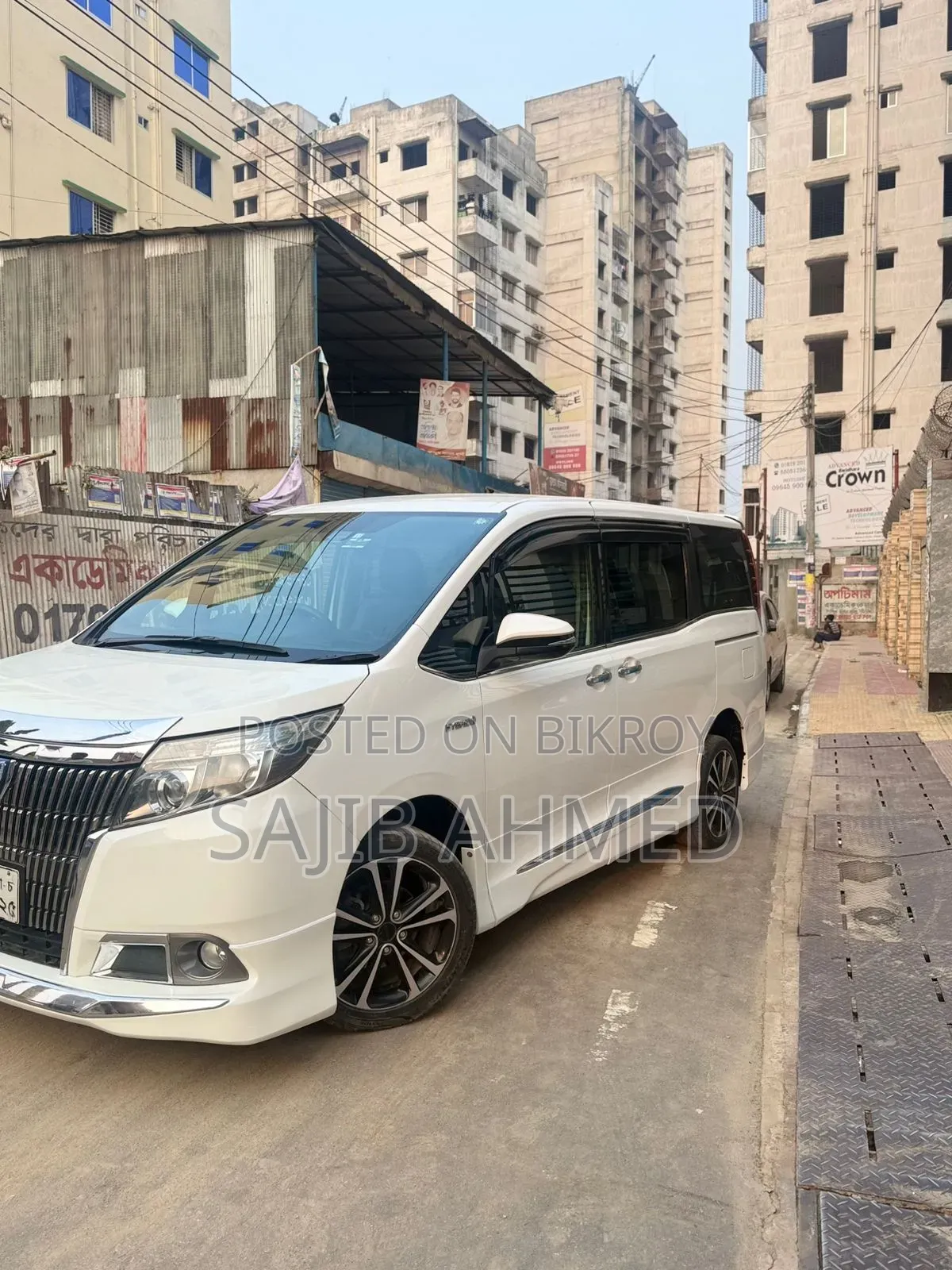 Toyota Esquire 1.8 FWD Hybrid (7 Seater) 2017 Pearl