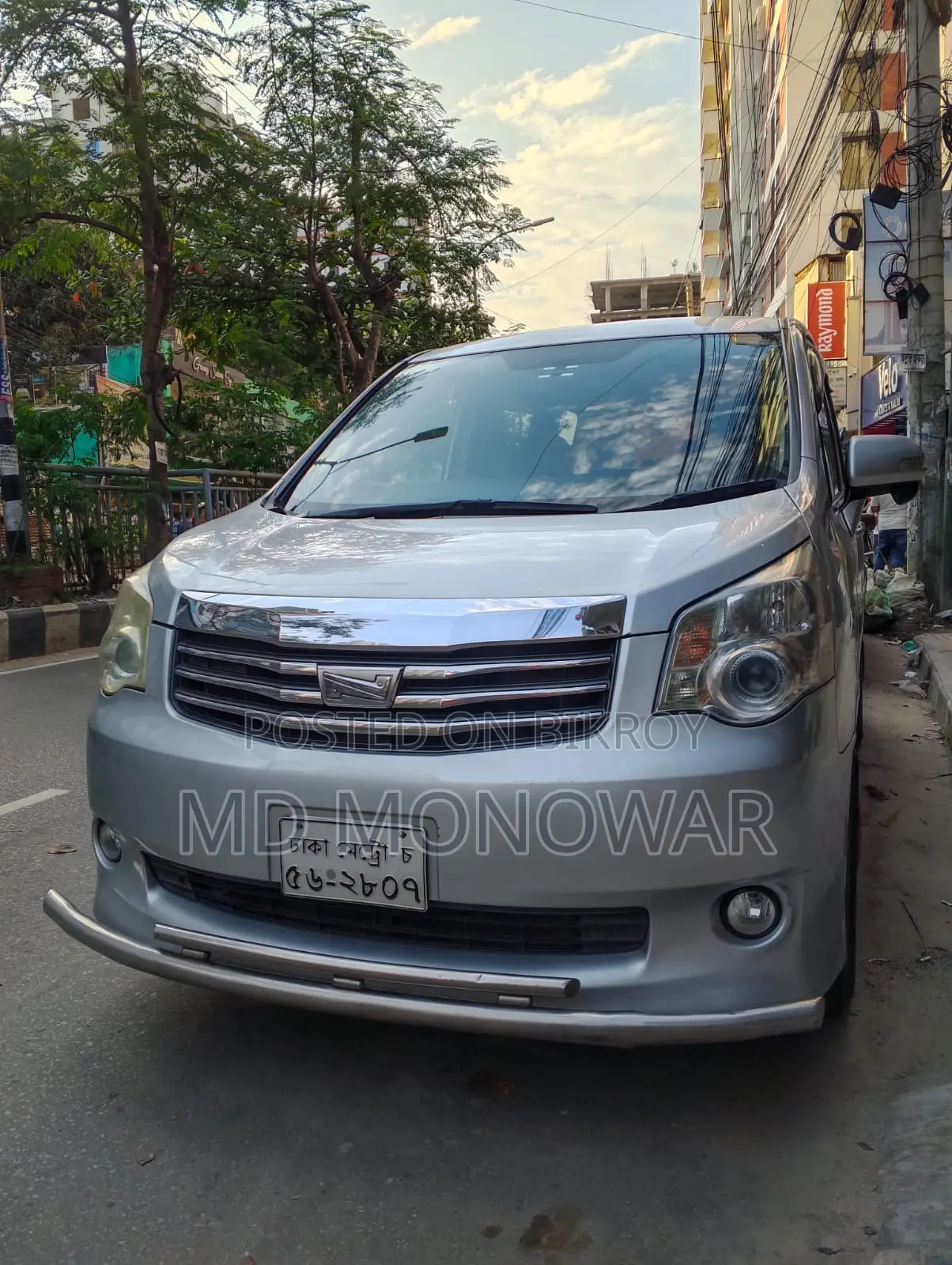 New Toyota Noah 2011 Silver