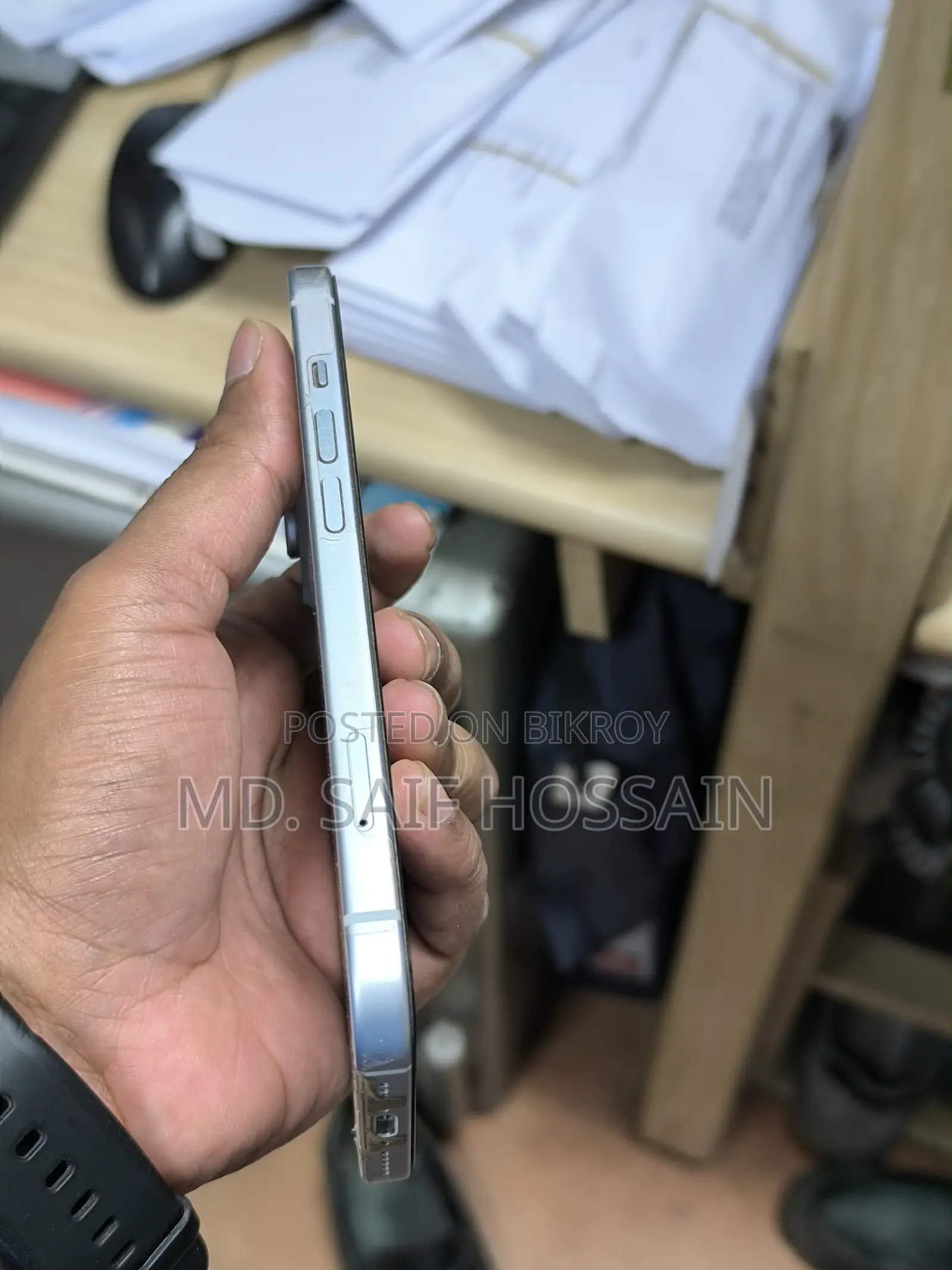 অ্যাপল আইফোন ১৫ ১২৮ জিবি হোয়াইট