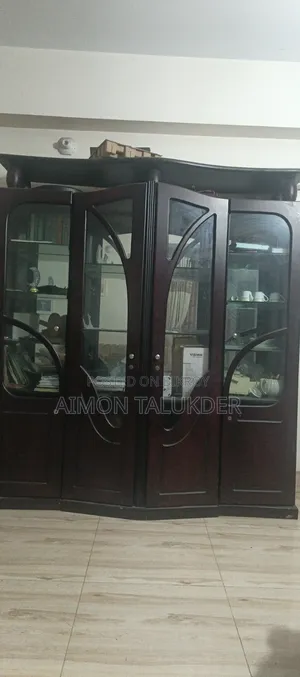 ওয়াল শোকেস