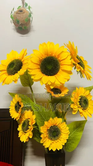 ফুলের টপ এবং ফুল