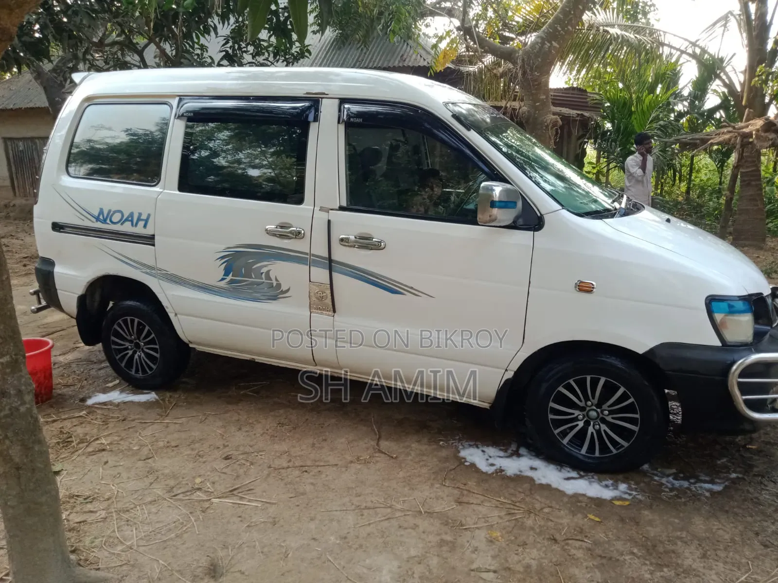 Toyota Noah 2002 White