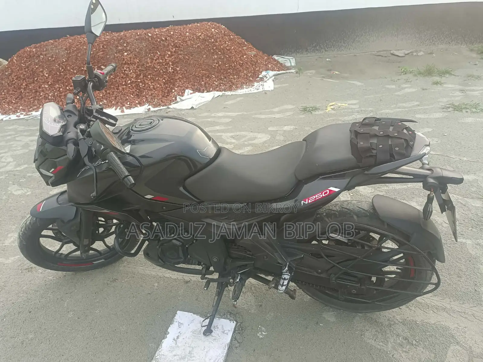 Bajaj Pulsar N250 2024 Black