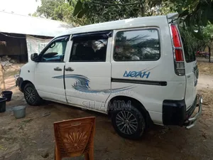 Toyota HiAce 1998 White