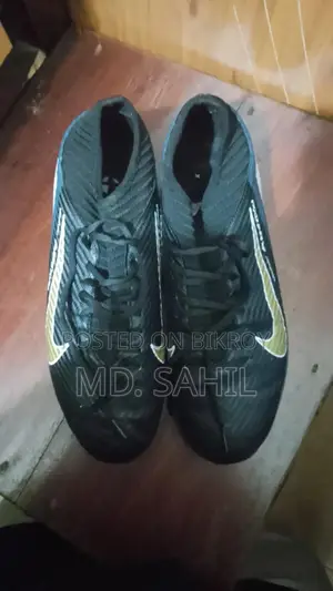 টার্ফ সু (Turf Shoe)