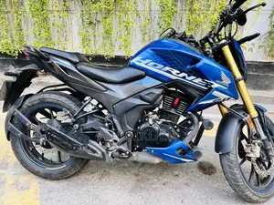 Honda Hornet 2024 Blue