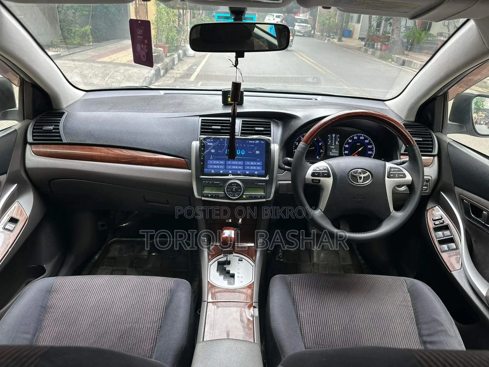 Toyota Premio 2013 Silver