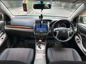 Toyota Premio 2013 Silver