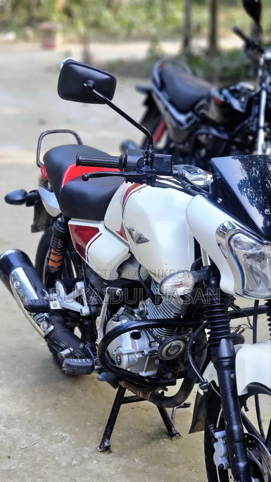 Bajaj V15 2018 White