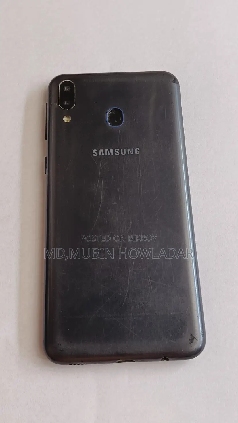 Samsung Galaxy M20 32 GB Black