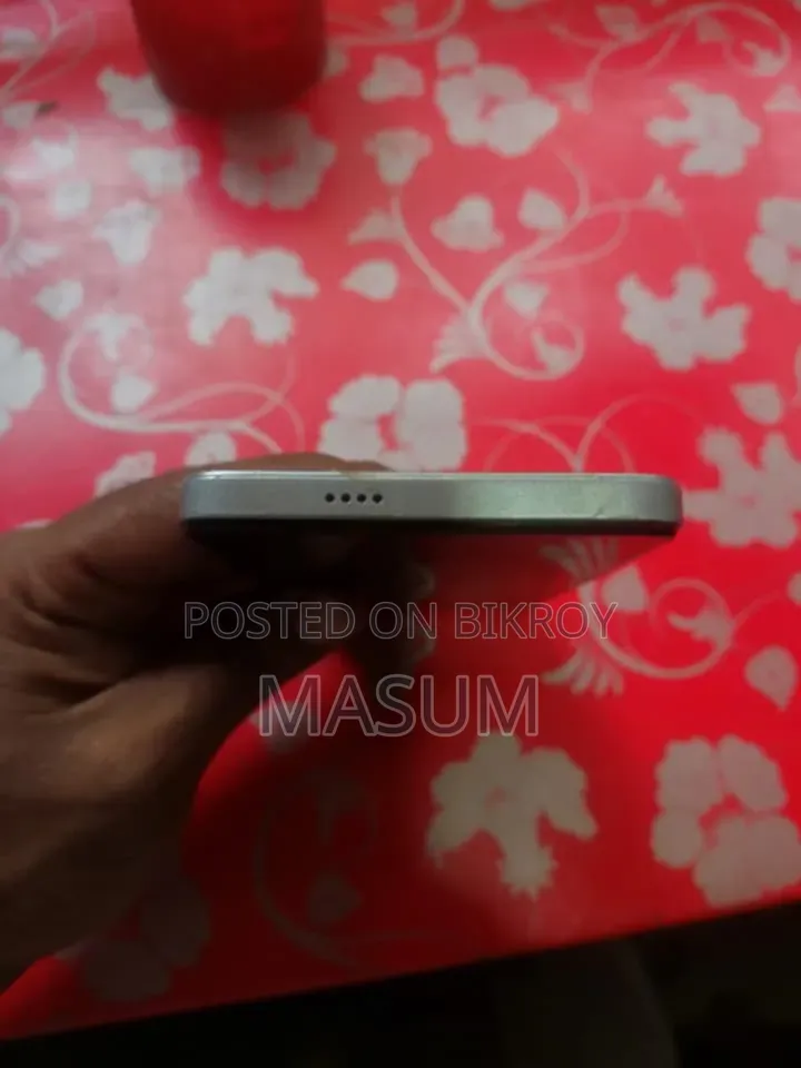 Tecno Spark Go 64 GB White