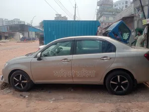 Toyota Axio 2013 Gold