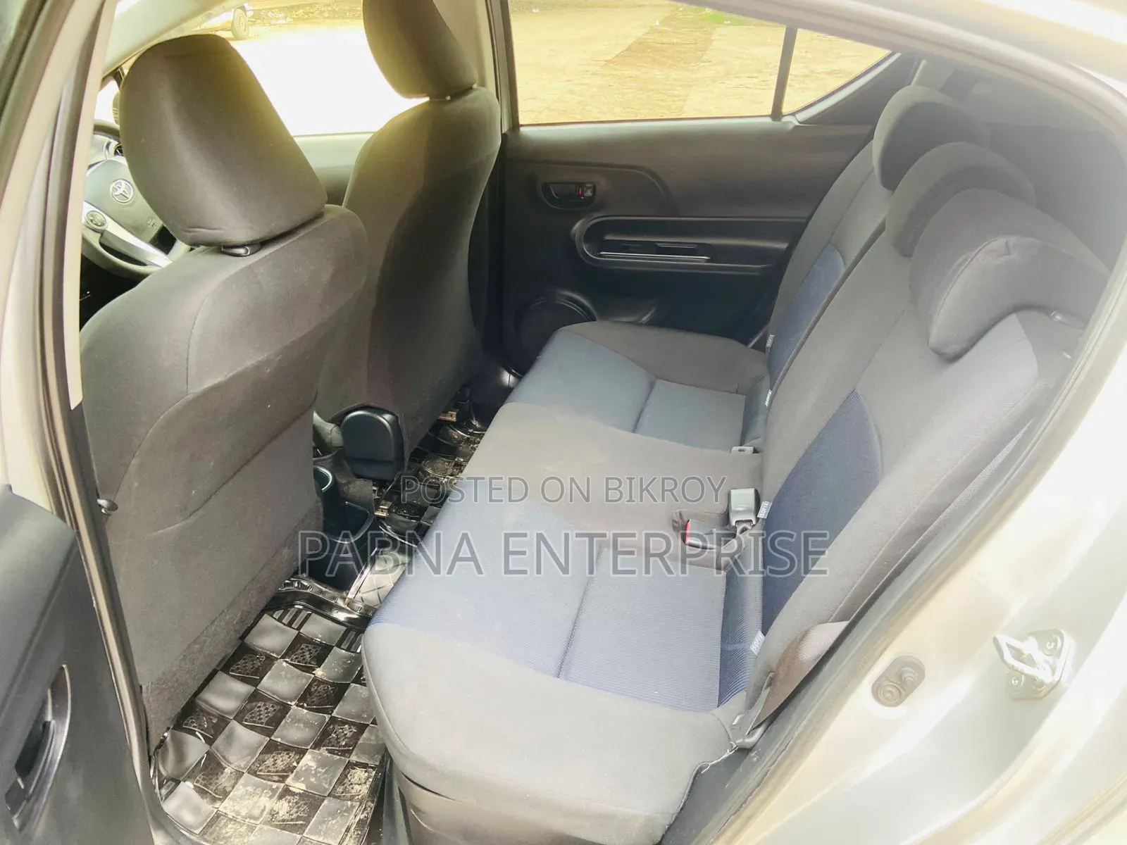 Toyota Aqua 2015 Silver