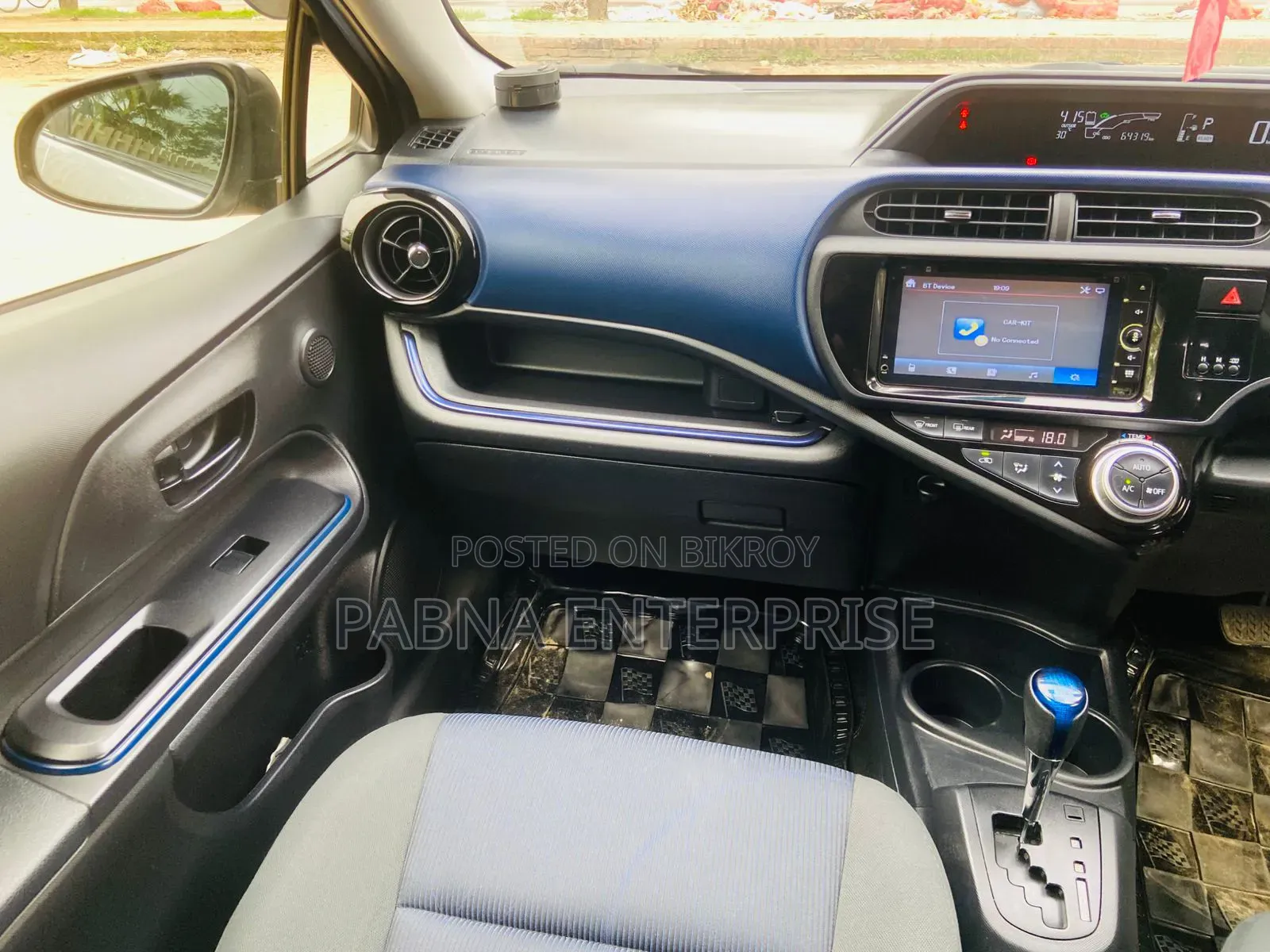 Toyota Aqua 2015 Silver