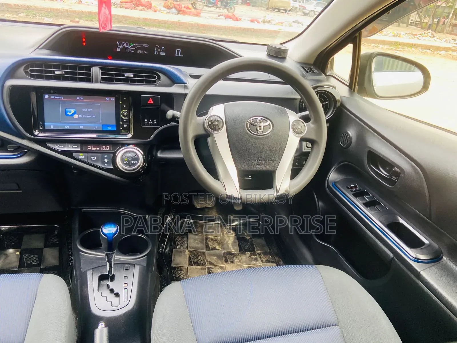 Toyota Aqua 2015 Silver