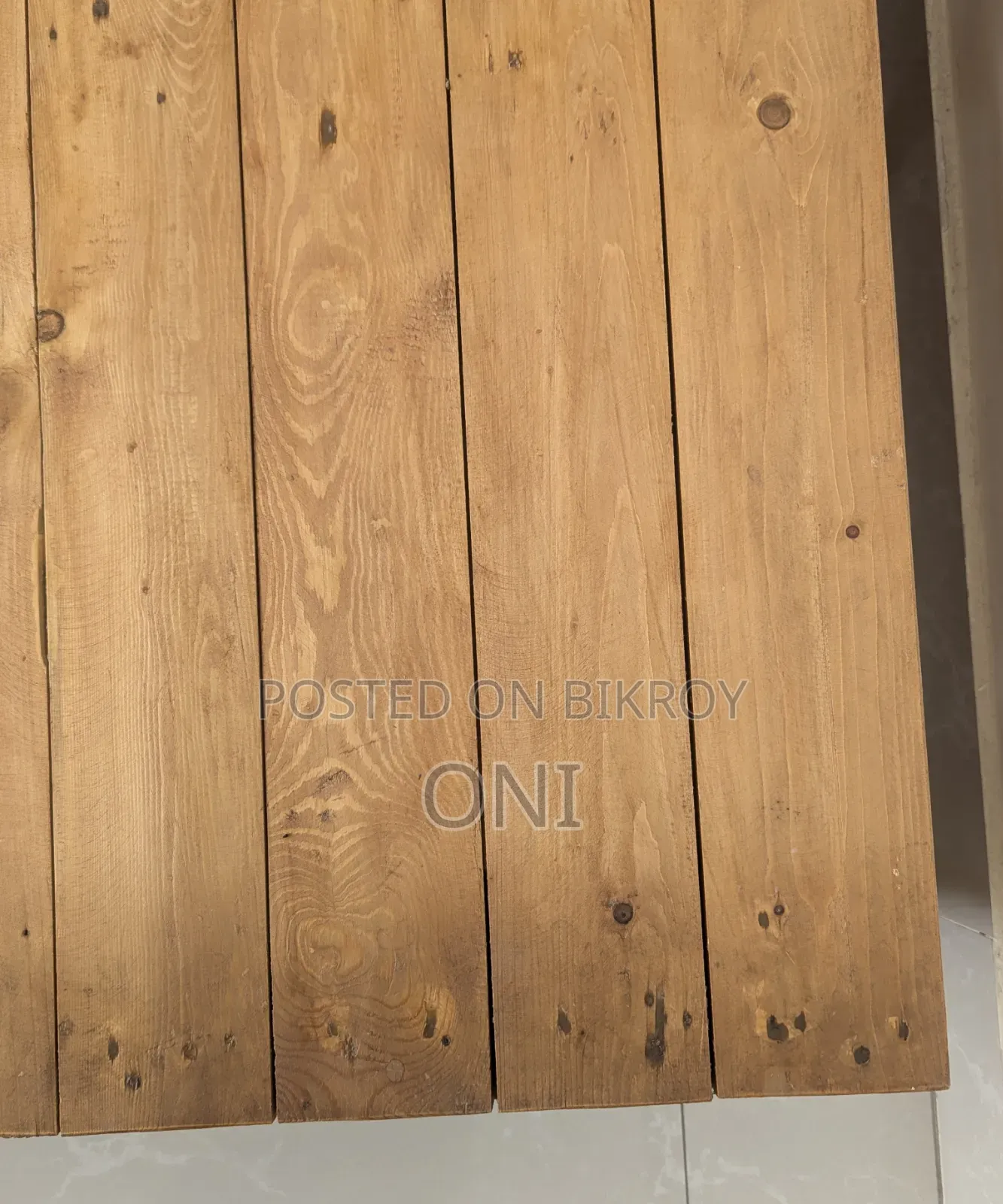 Chouki/ Wooden Pallet / Semi Double Bed
