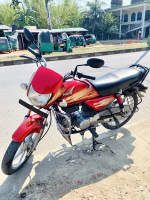 হিরো এইচএফ ডিলাক্স ২০১৬ রেড