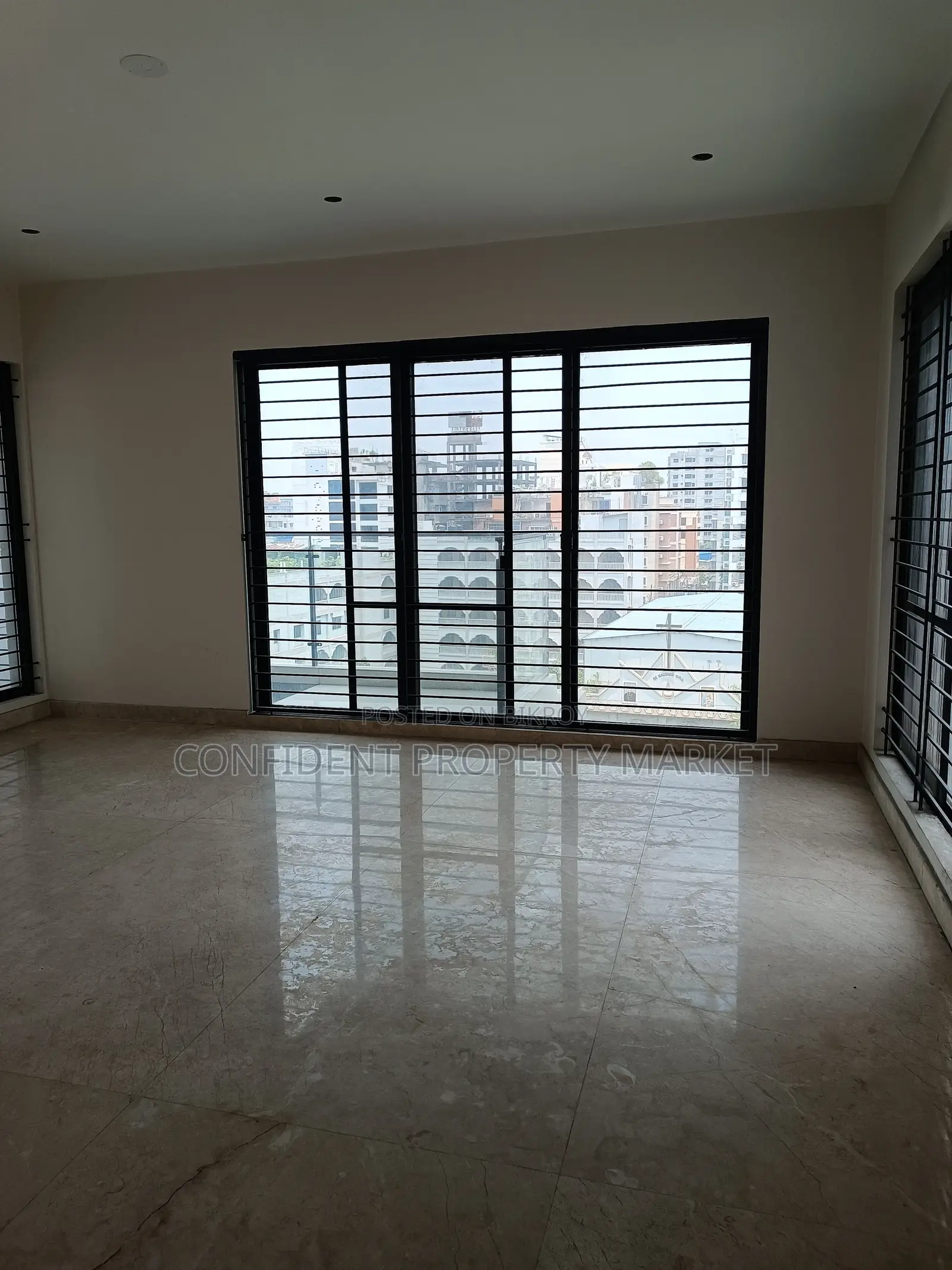 4-bedroom Apartment in Baridhara for Rent