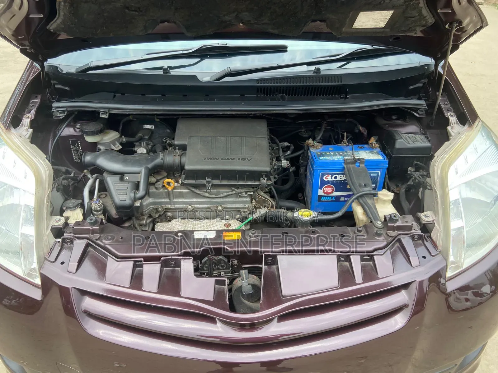 Toyota Passo Sette 2010 Maroon