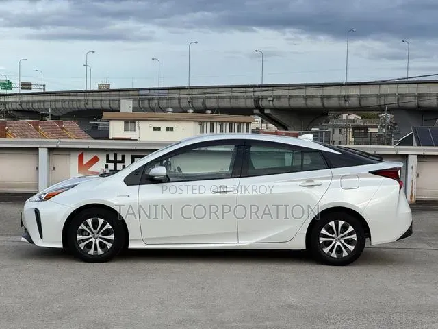 Toyota Prius 2020 Pearl