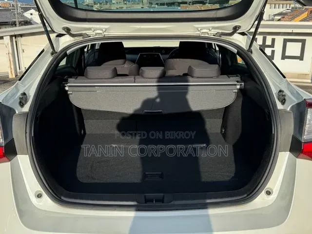 Toyota Prius 2020 Pearl