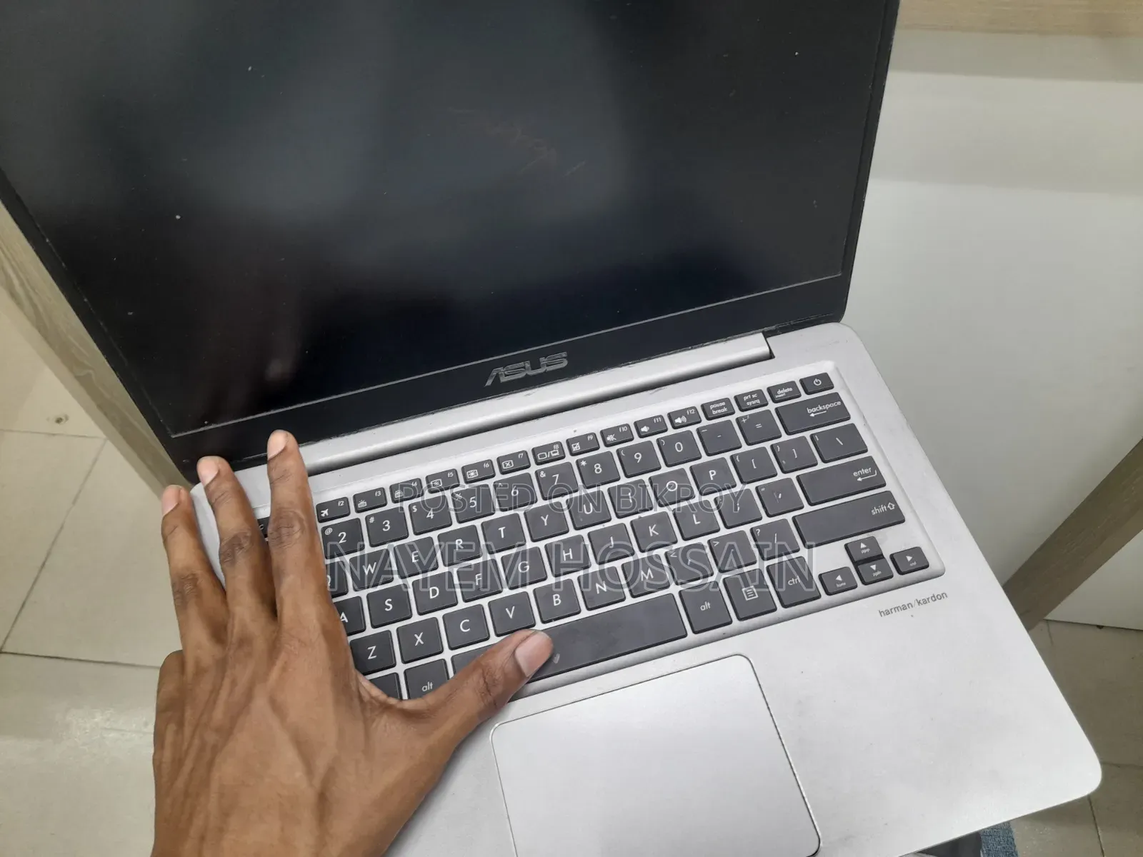 Asus ZenBook UX430UQ Laptop 4GB Intel Core i3 1TB SSD